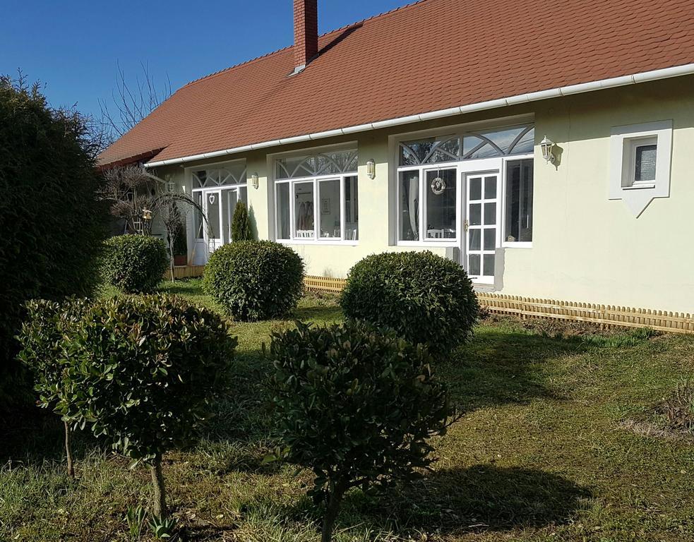 Zsigmond Vendégház Villány Exterior foto